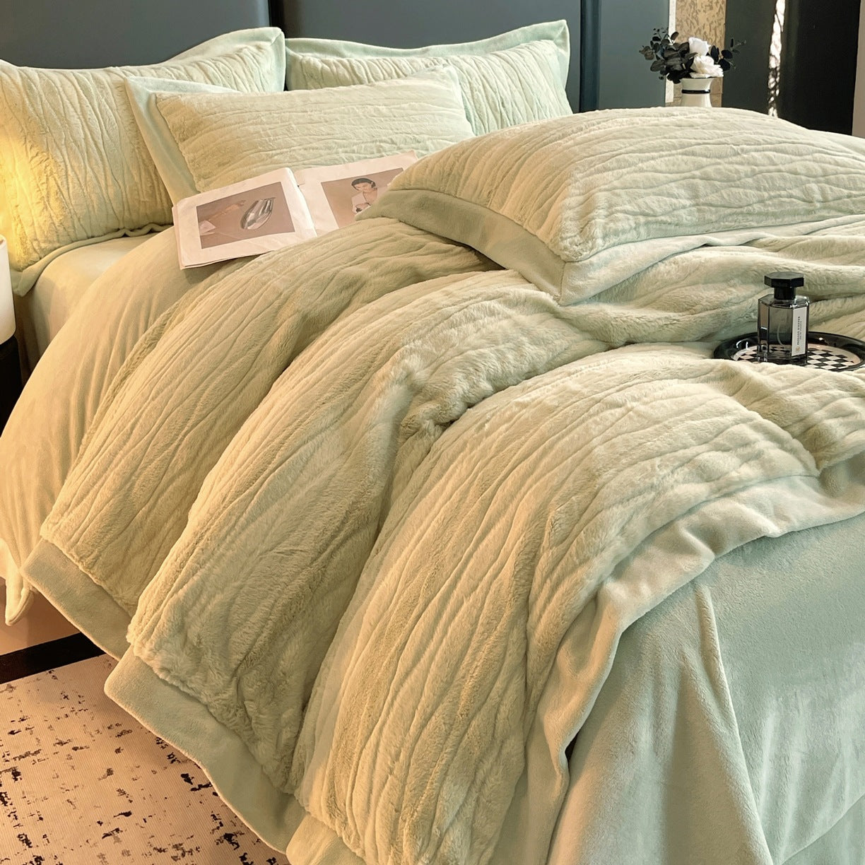 Double-Sided Fleece 4-Piece Duvet Cover Set – Thick Winter Warm Bedding – Duvet Cover 200×230 cm, Rounded-Corner Flat Sheet + 2 Pillowcases | Jenvra Home Textile