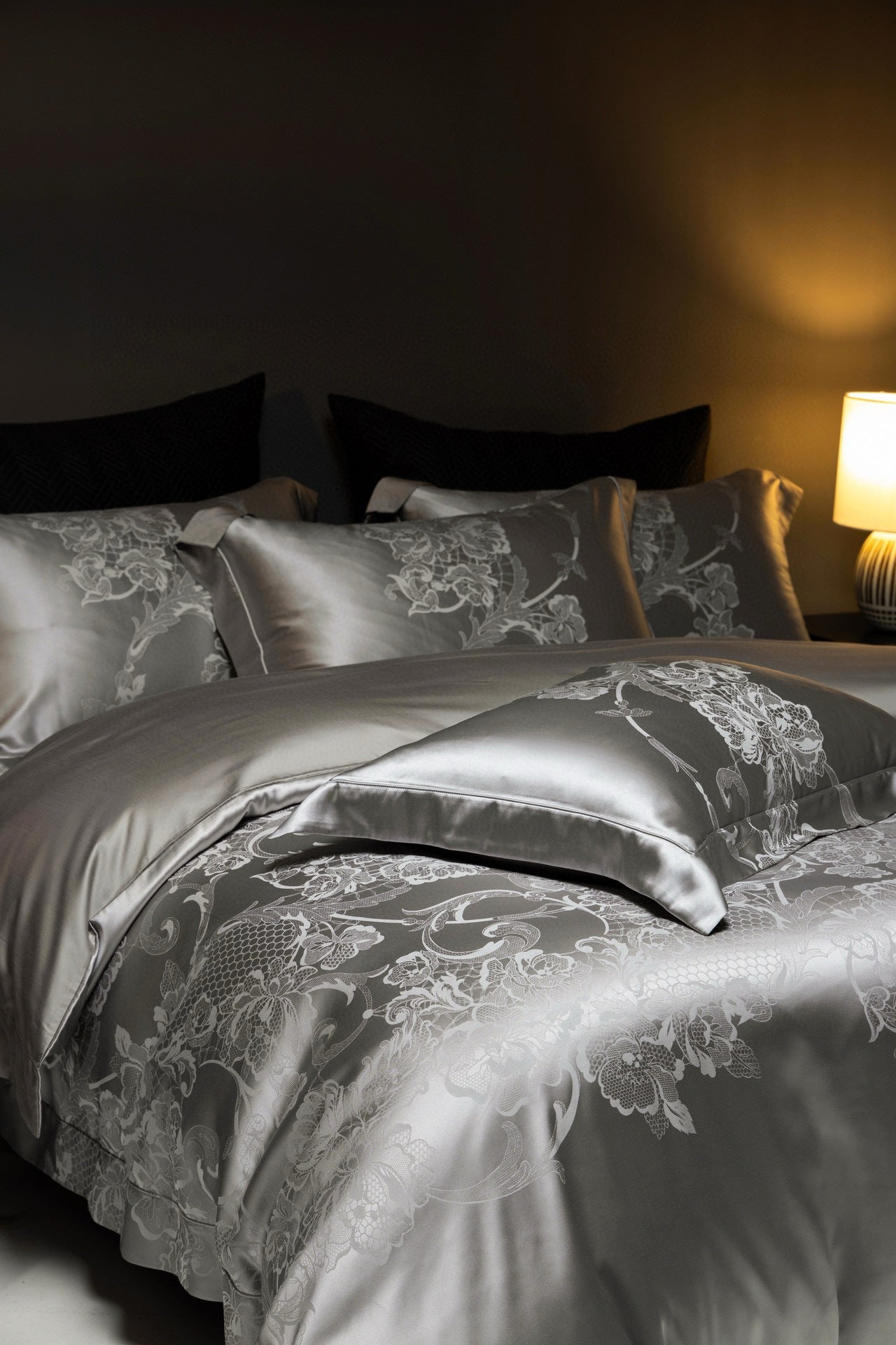 Luxury Silky Satin 4-Piece Bedding Set – Elegant Jacquard Design for Hotel-Style Comfort