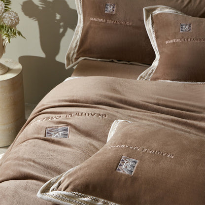 Milk Velvet 4-Piece Bedding Set – Ultra-Soft Winter Warmth