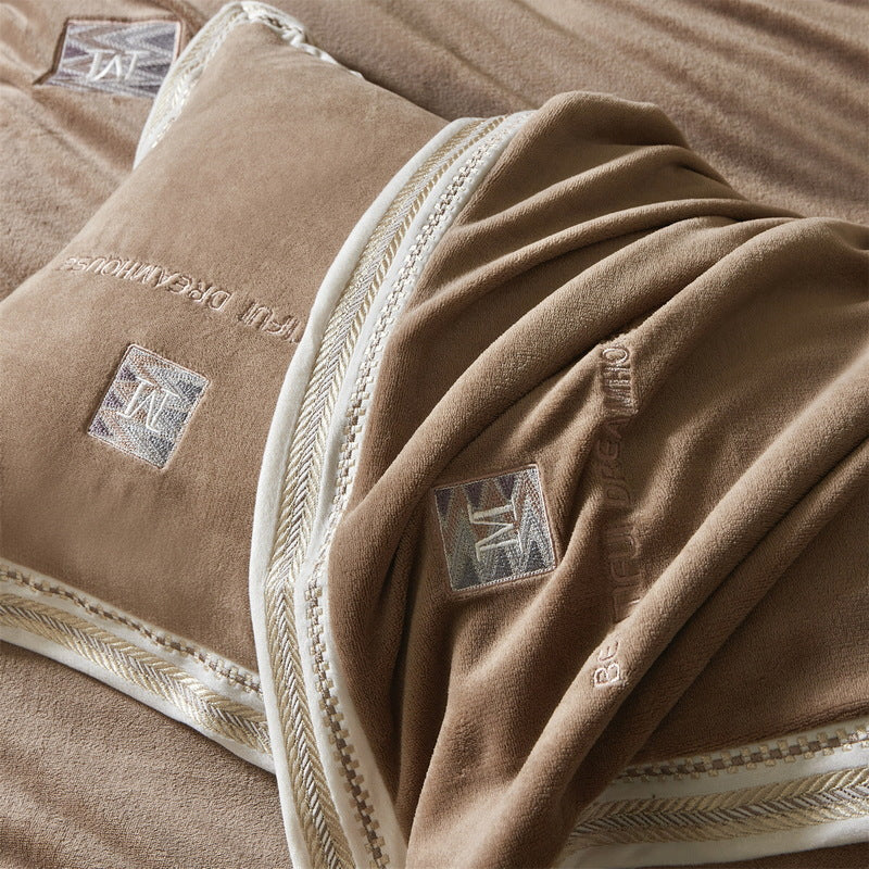 Milk Velvet 4-Piece Bedding Set – Ultra-Soft Winter Warmth