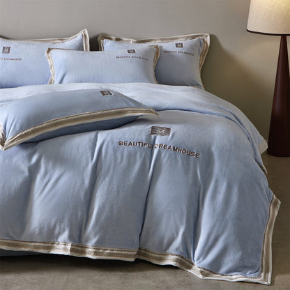 Milk Velvet 4-Piece Bedding Set – Ultra-Soft Winter Warmth