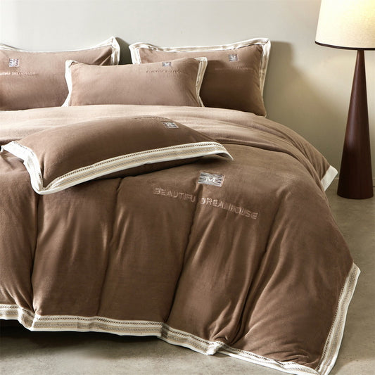 Milk Velvet 4-Piece Bedding Set – Ultra-Soft Winter Warmth