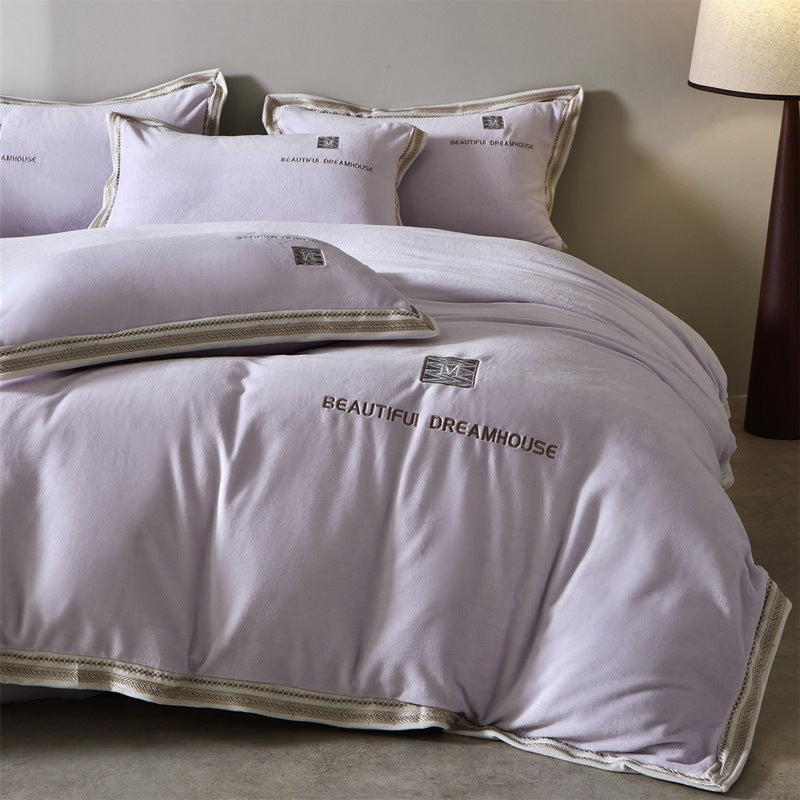 Milk Velvet 4-Piece Bedding Set – Ultra-Soft Winter Warmth